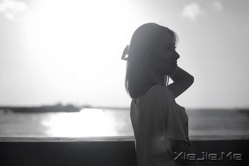 轻拥欢笑，温柔静坐 (2)