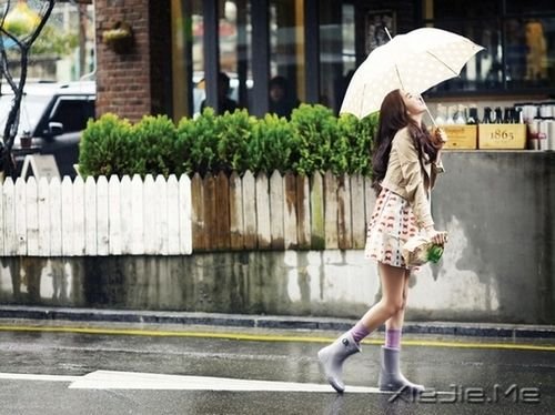 晚安心语：青春就是让你张扬的笑，也给你莫名的痛 (7)
